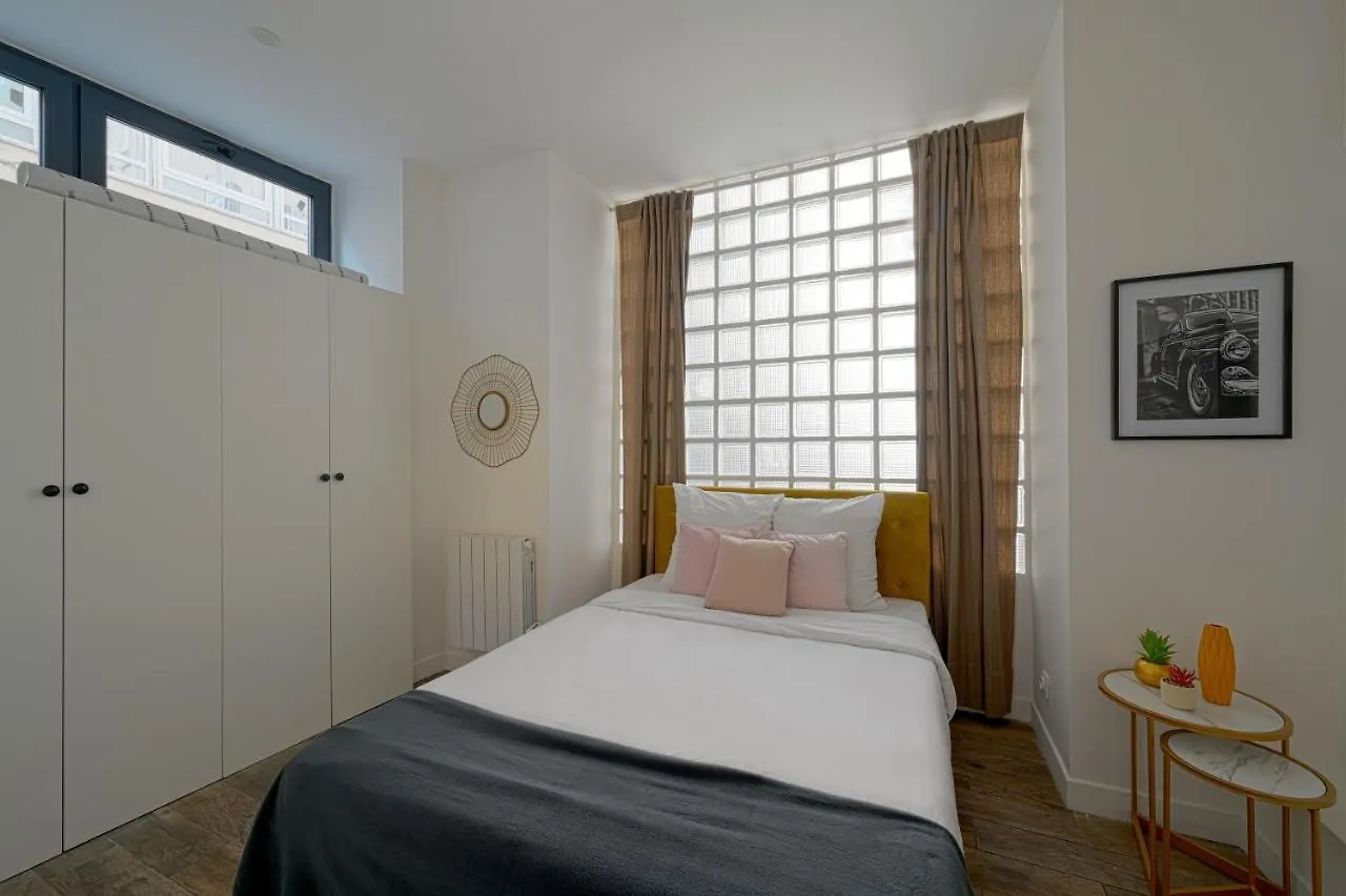 Atypical & Spacious Apartment Close To Most Beautiful Park Morceau Paris 0*,  France