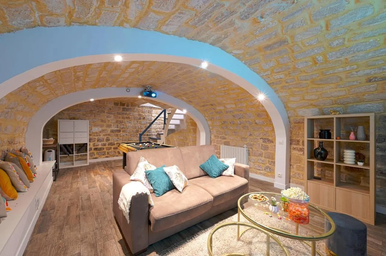 Atypical & Spacious Apartment Close To Most Beautiful Park Morceau Paris 0*,  France
