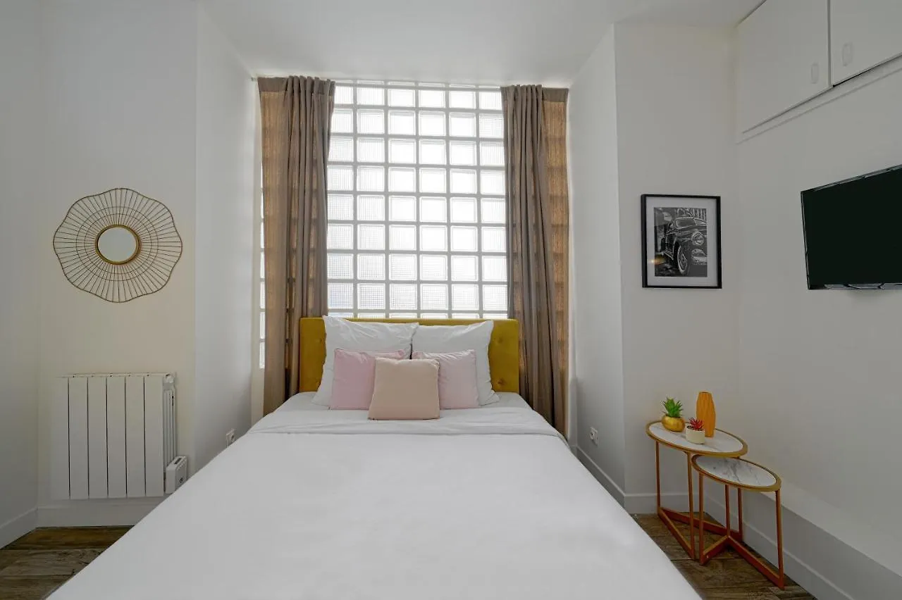 Atypical & Spacious Apartment Close To Most Beautiful Park Morceau Paris