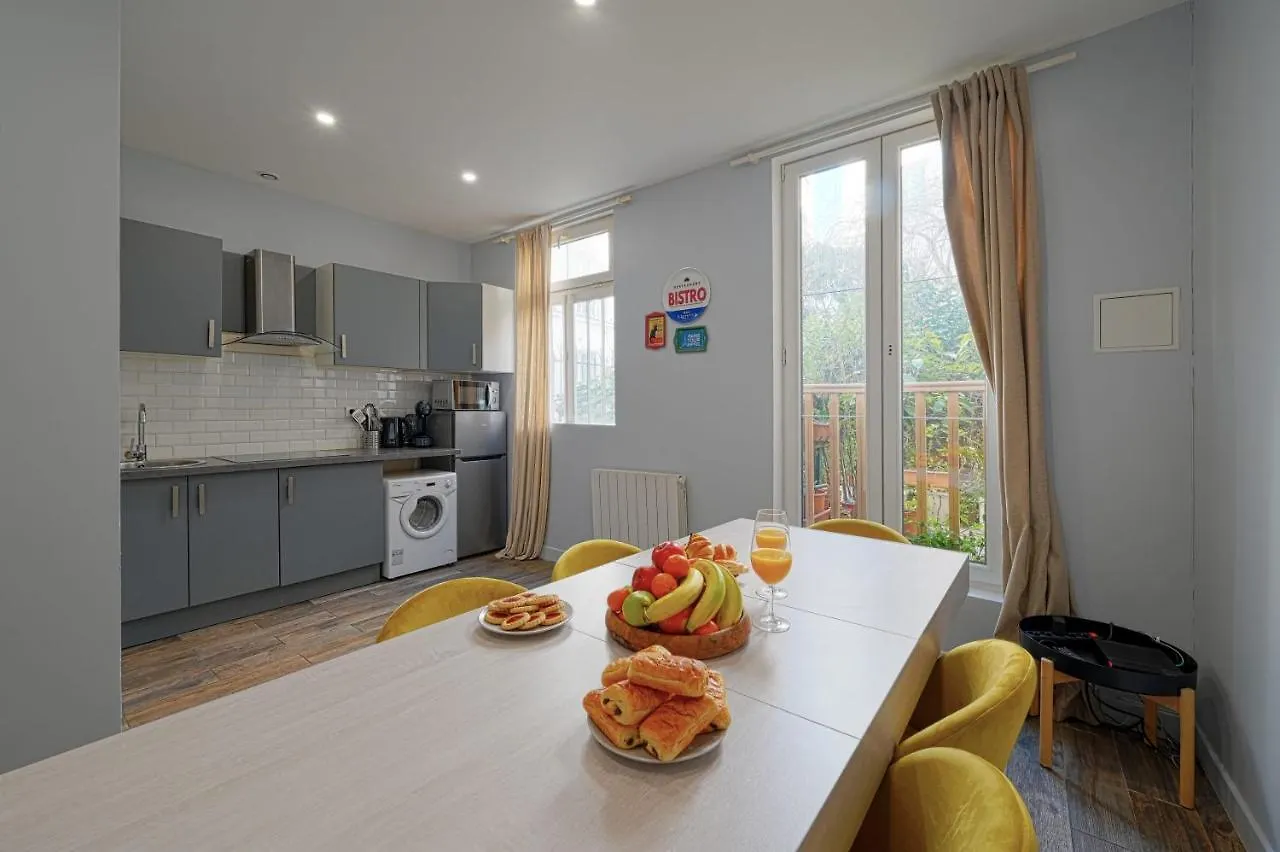 Atypical & Spacious Apartment Close To Most Beautiful Park Morceau Paris