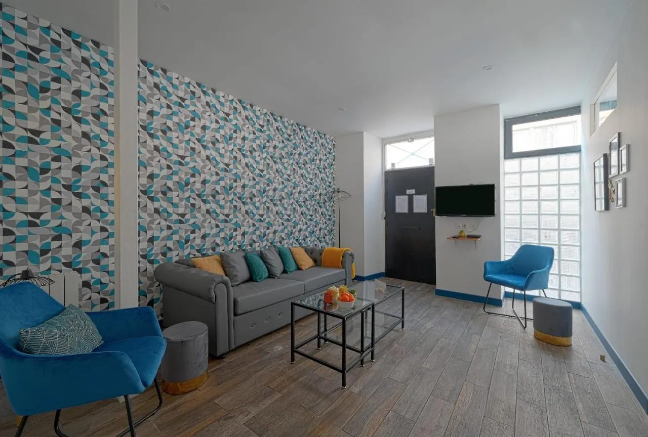 Atypical & Spacious Apartment Close To Most Beautiful Park Morceau location