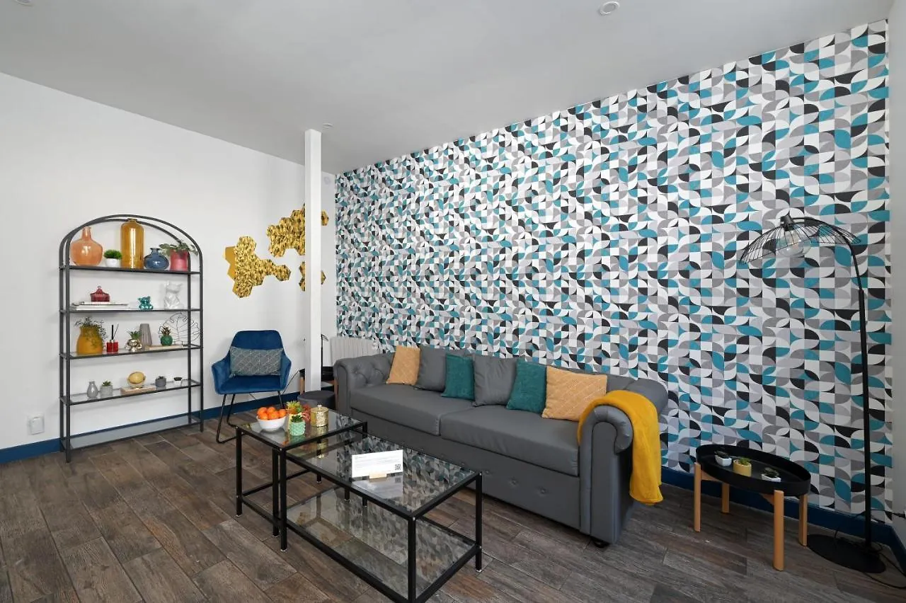 Atypical & Spacious Apartment Close To Most Beautiful Park Morceau Paris