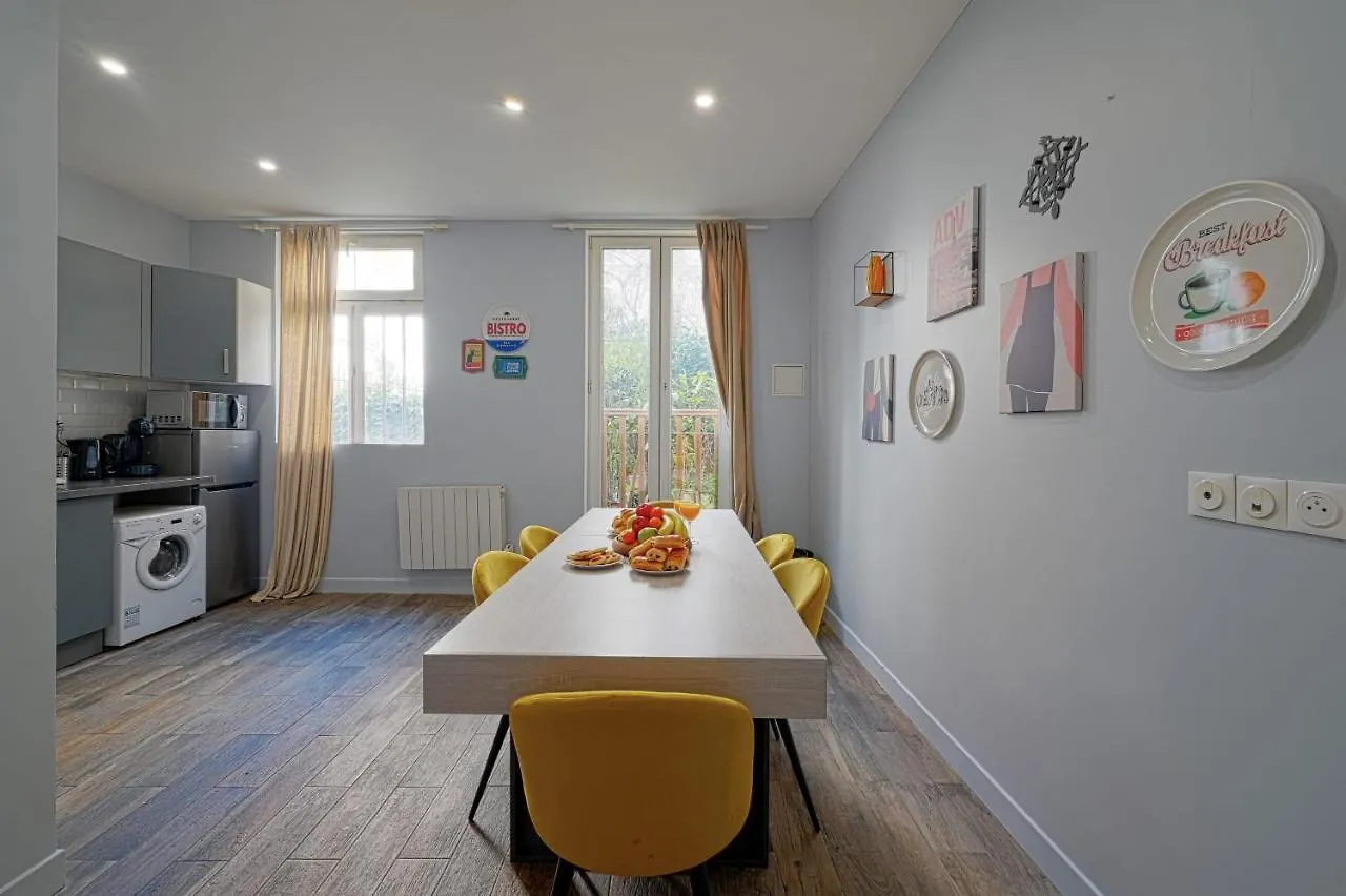 Atypical & Spacious Apartment Close To Most Beautiful Park Morceau Paris