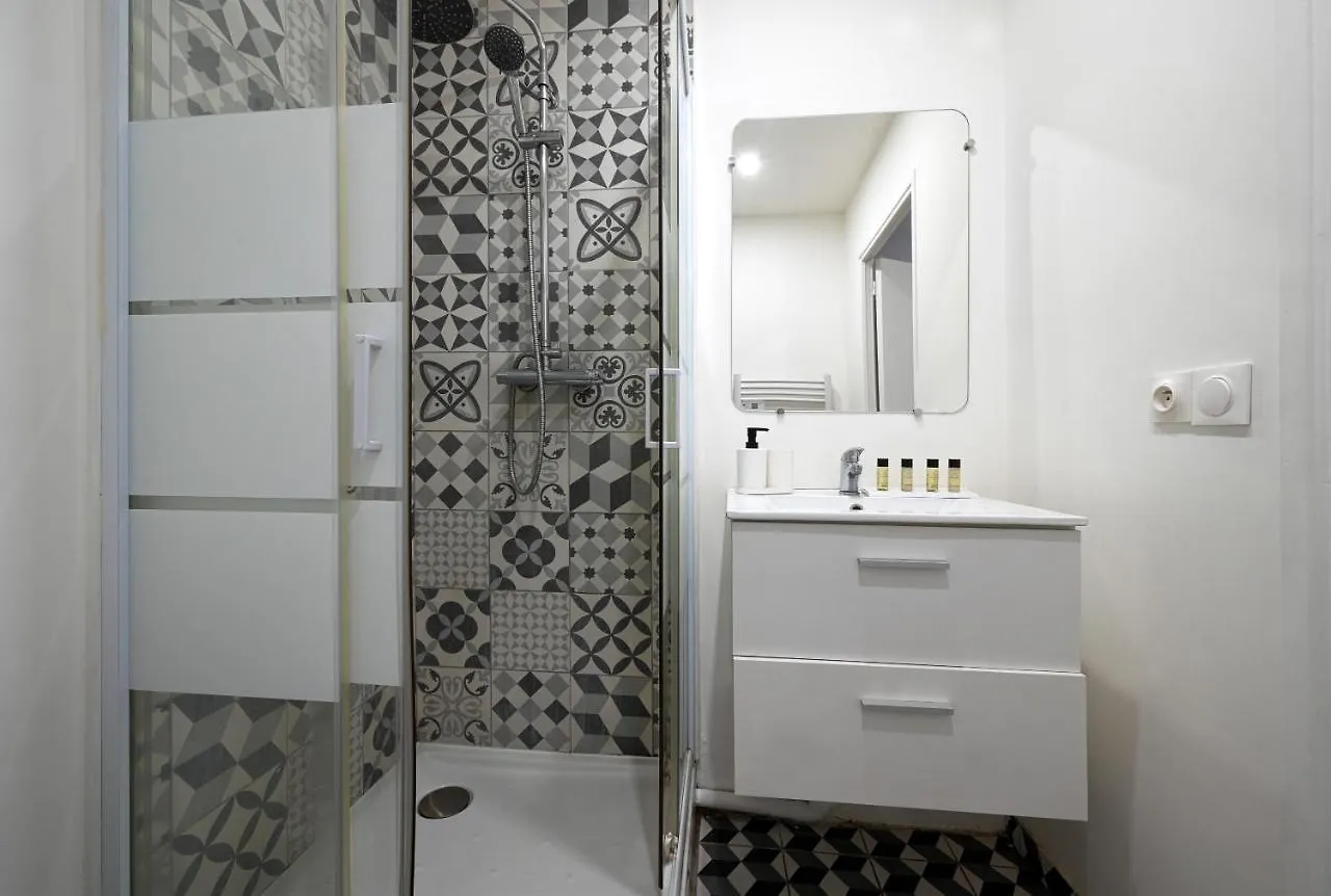 Atypical & Spacious Apartment Close To Most Beautiful Park Morceau Paris France